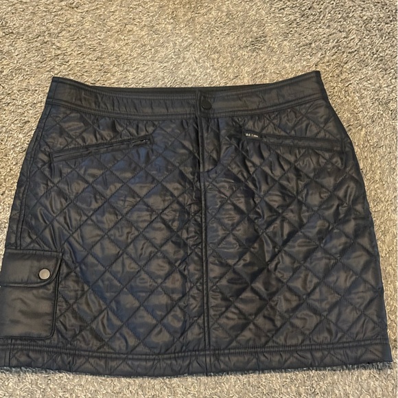 Athleta Dresses & Skirts - Athleta Black Quilted Puffer Skirt Zipper Pockets Size 8 Athletic Snow Ski